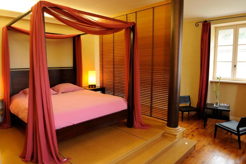 Logis De Nantas Bed & Breakfast Saint-Jean-Bonnefonds Room photo